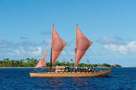 Marumaru Atua Vaka sails up