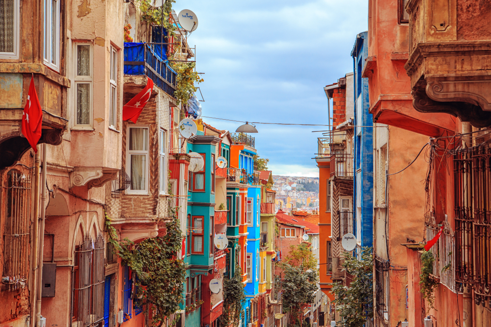 5 Colorful Streets Around the World - Most Beautiful Streets Around the ...