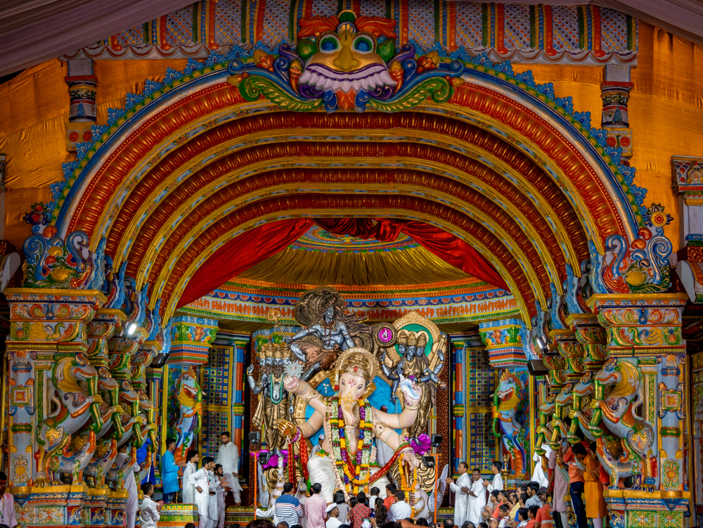 6 Must-Visit Iconic Ganpati Pandals Around Mumbai - viajando e aproveitando